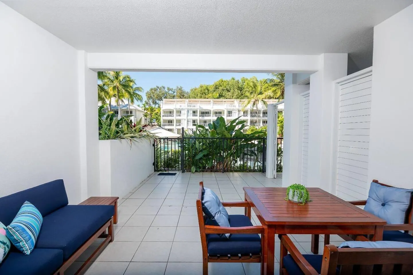 Bottlebrush: A Beachside Resort Paradise Palm Cove
